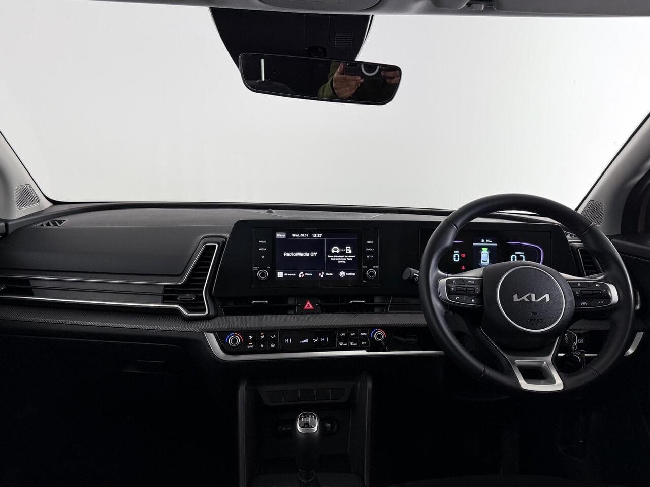 Kia Sportage thumbnail Interior Front