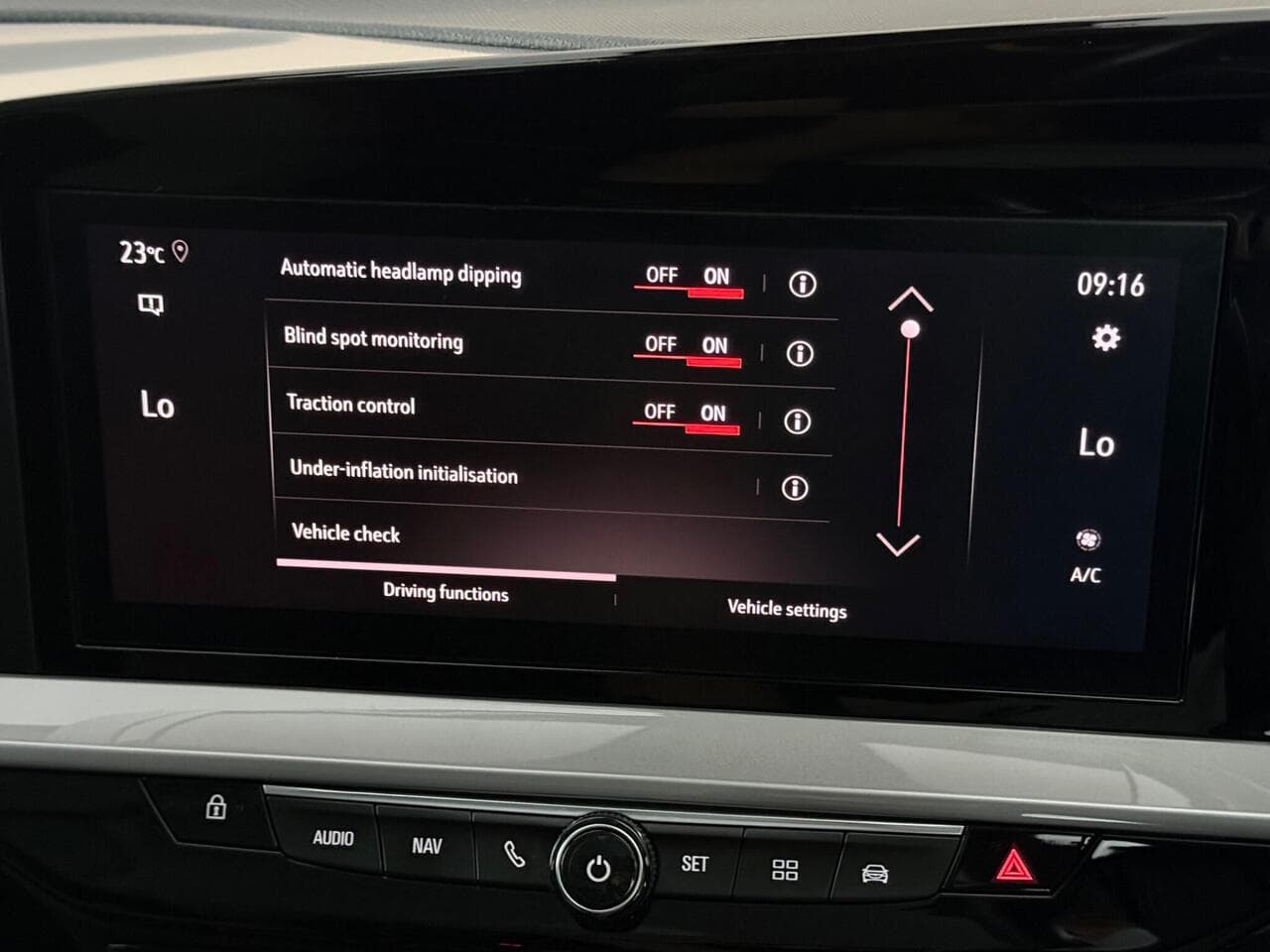 Vauxhall Mokka thumbnail Infotainment System