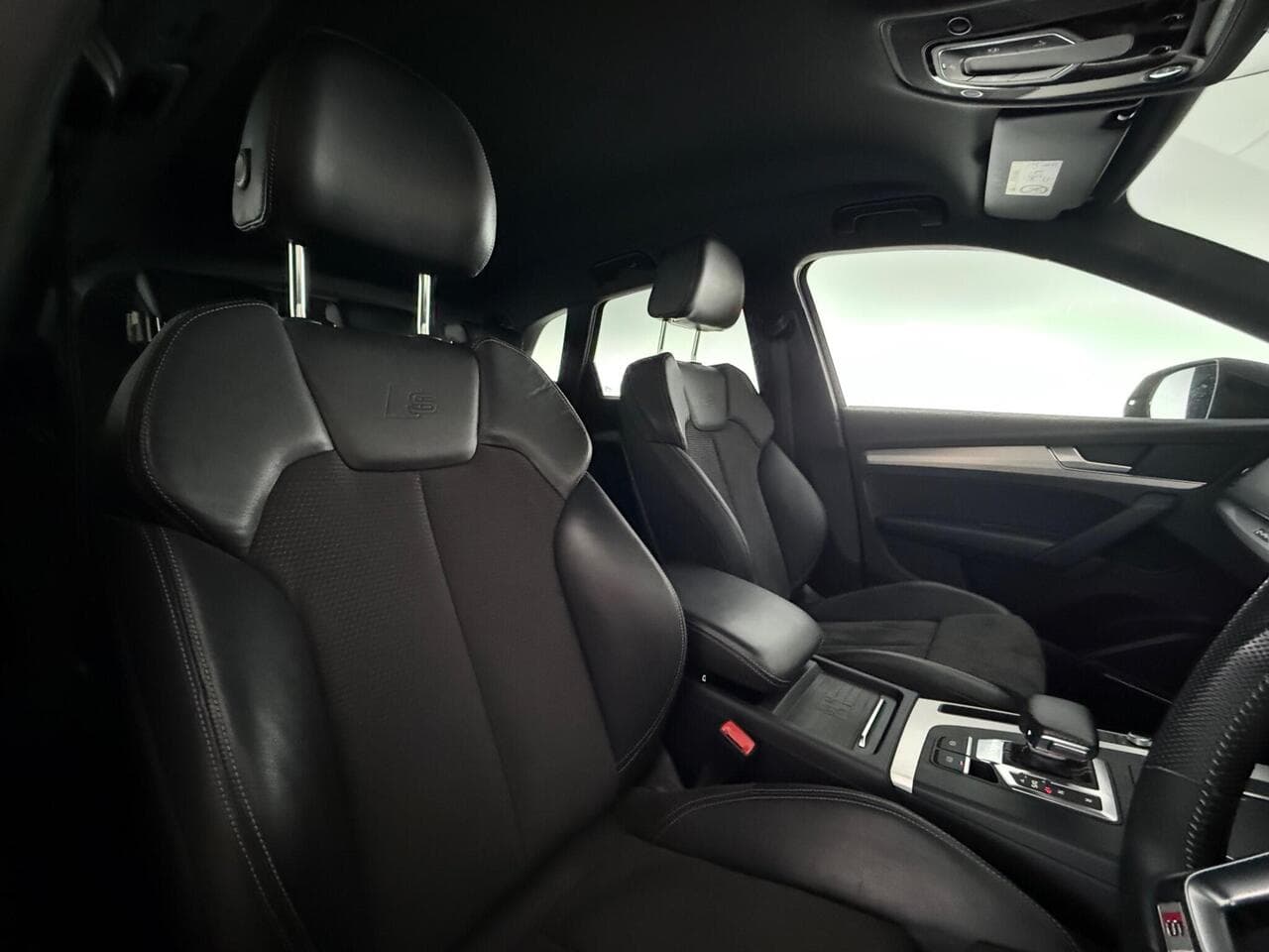 Audi Q5 thumbnail Seat Driver