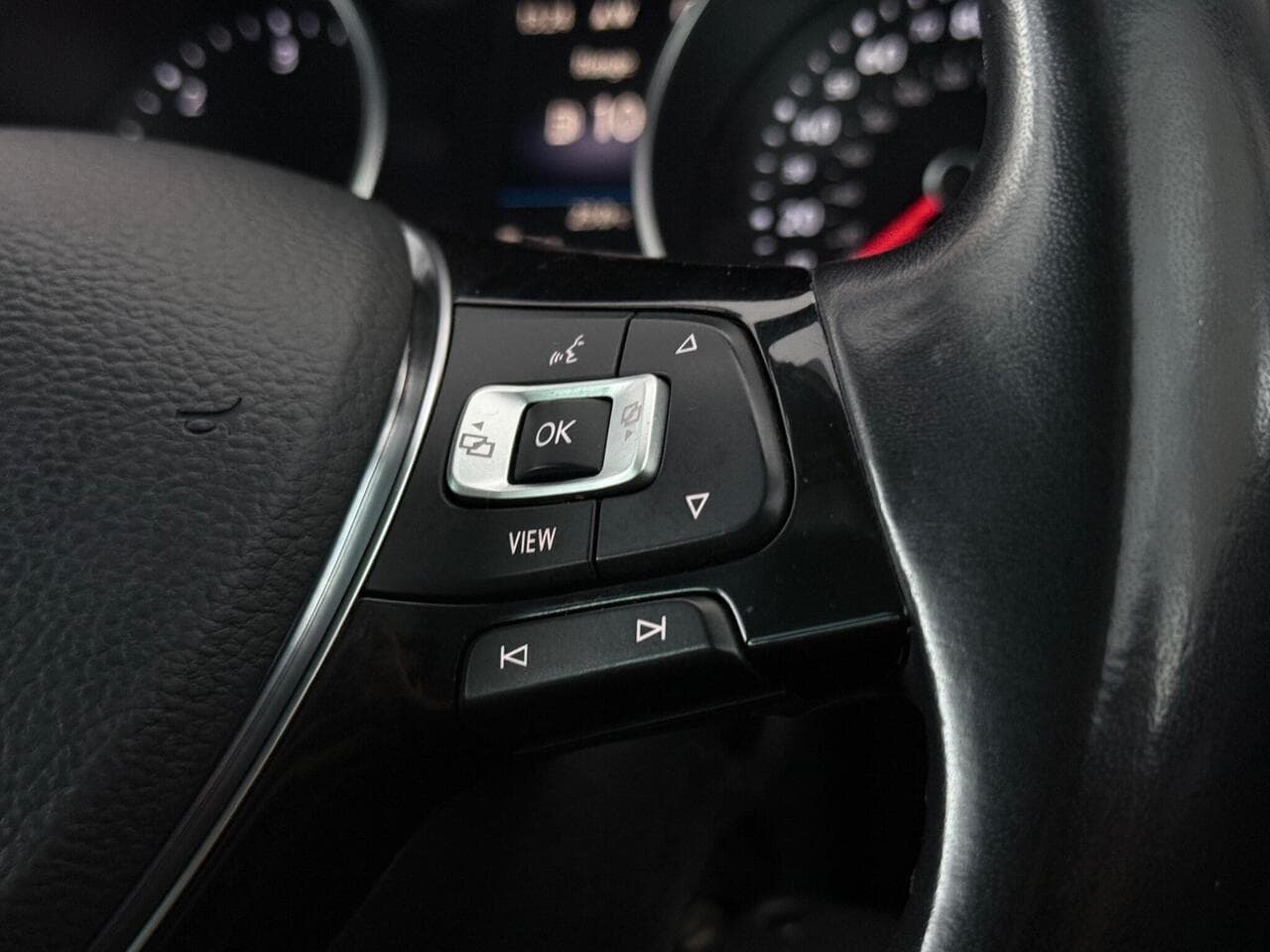 Volkswagen Tiguan thumbnail Misc Controls