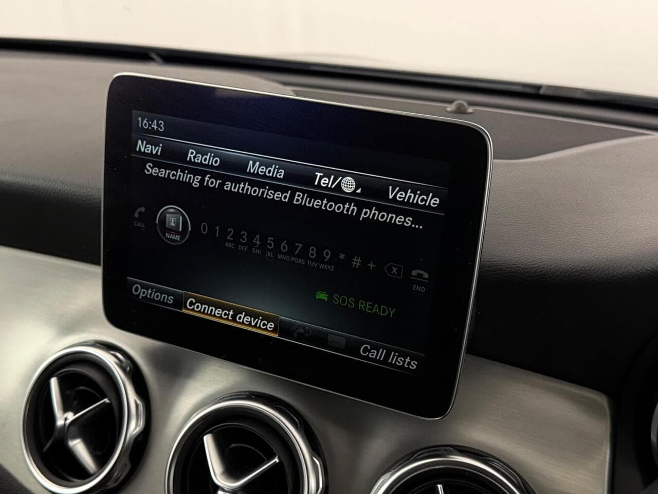Mercedes-Benz GLA thumbnail Infotainment System