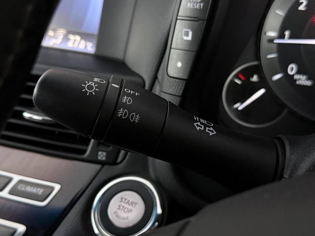 Infiniti Q70 thumbnail Misc Controls