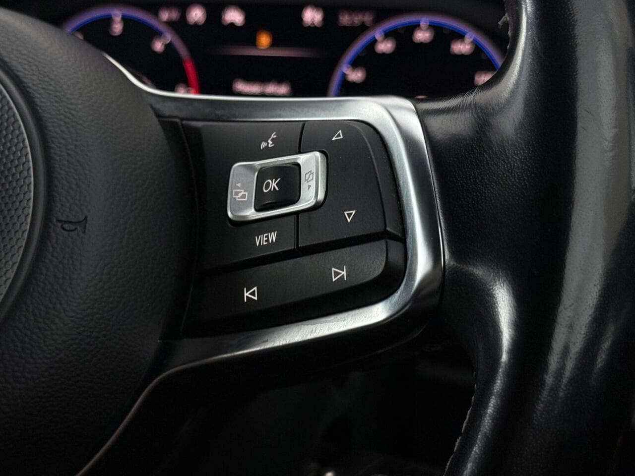 Volkswagen T-Roc thumbnail Misc Controls