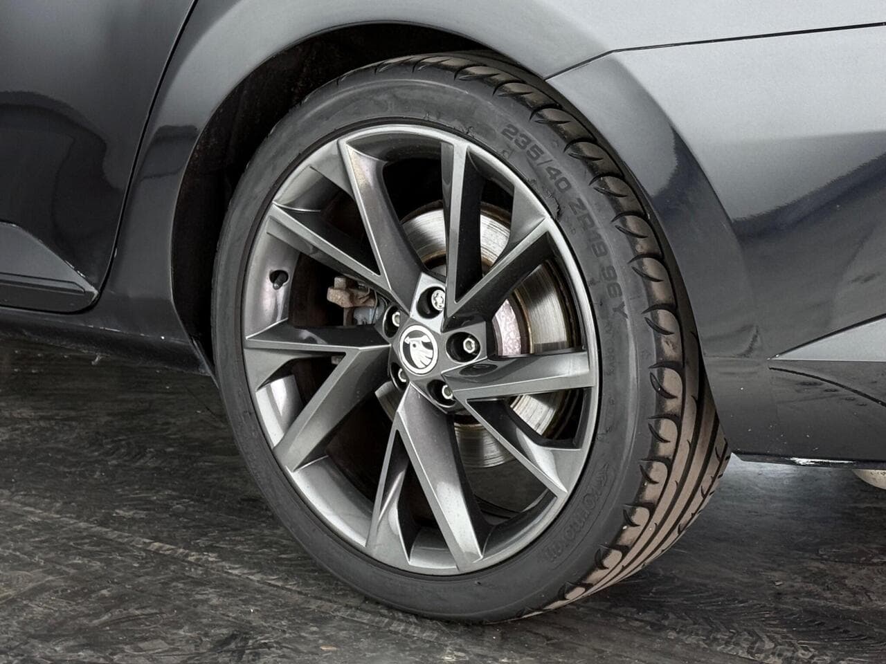 Skoda Superb thumbnail Wheel