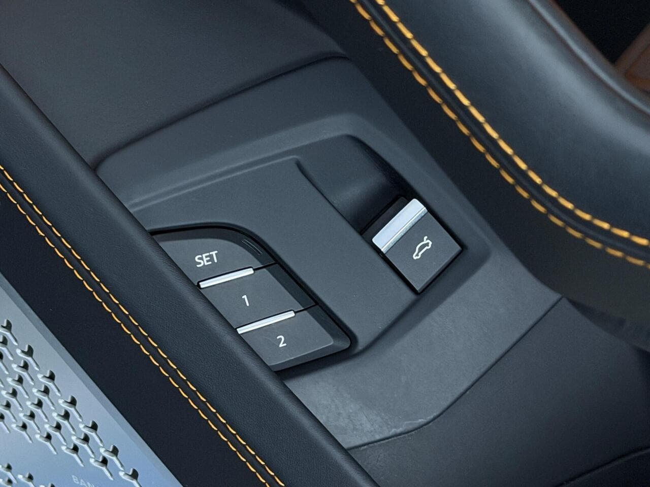 Lamborghini Urus thumbnail Misc Controls