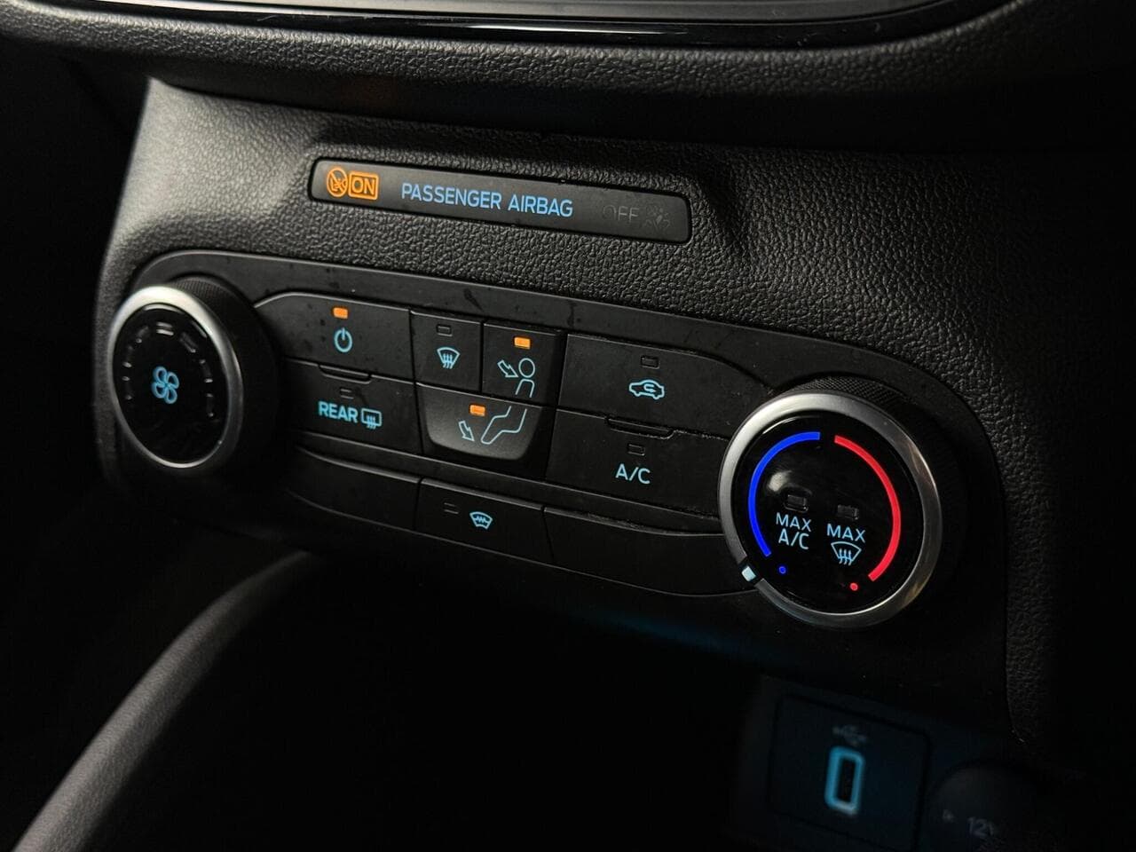 Ford Focus thumbnail Misc Controls