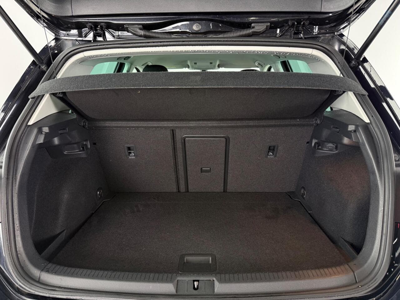 Volkswagen Golf thumbnail Boot