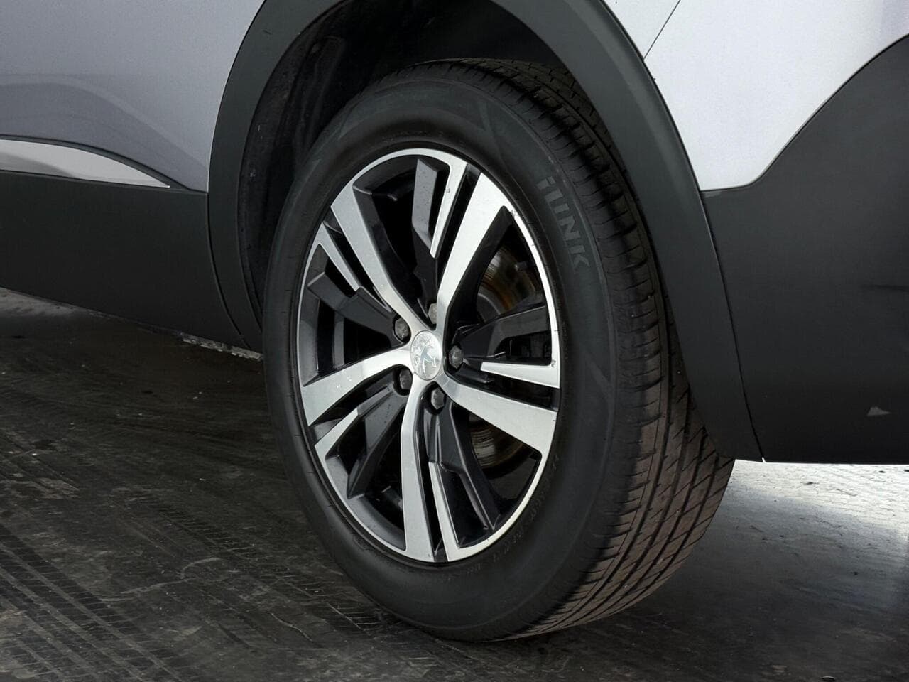Peugeot 5008 thumbnail Wheel