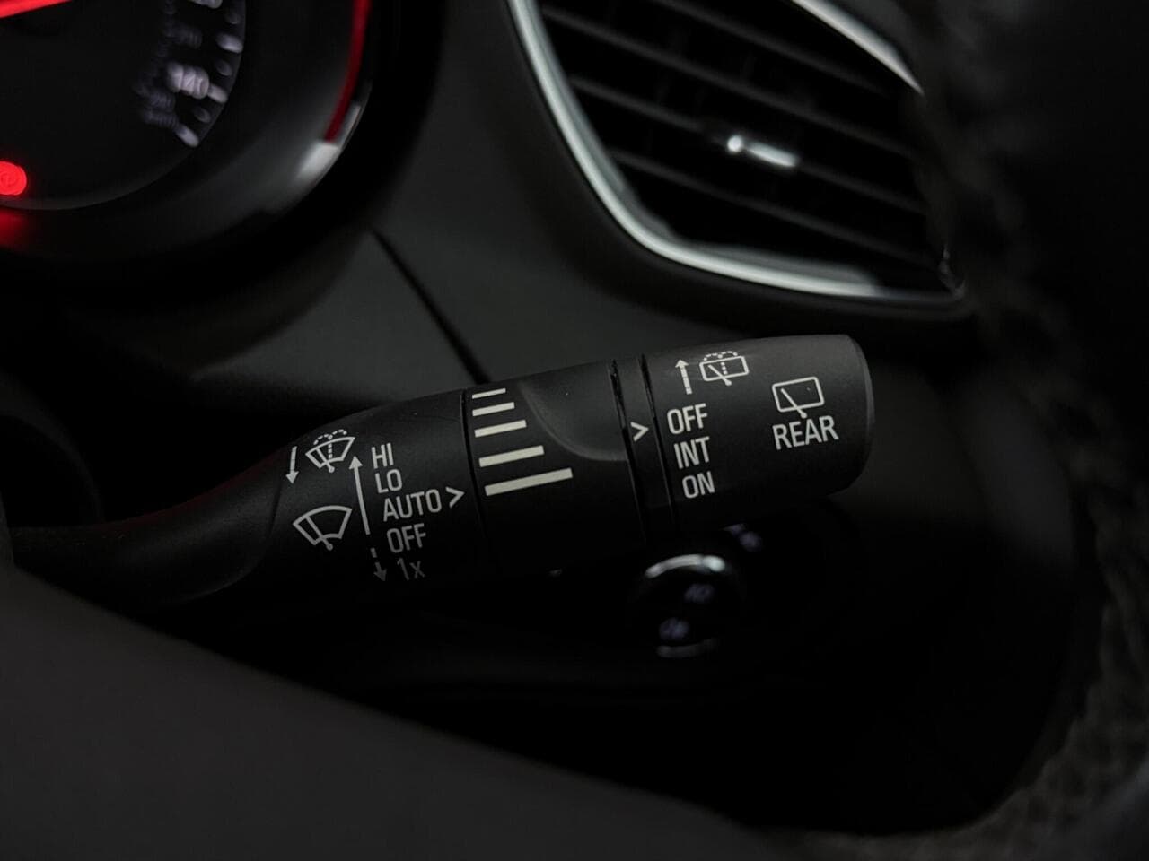 Vauxhall Grandland X thumbnail Misc Controls