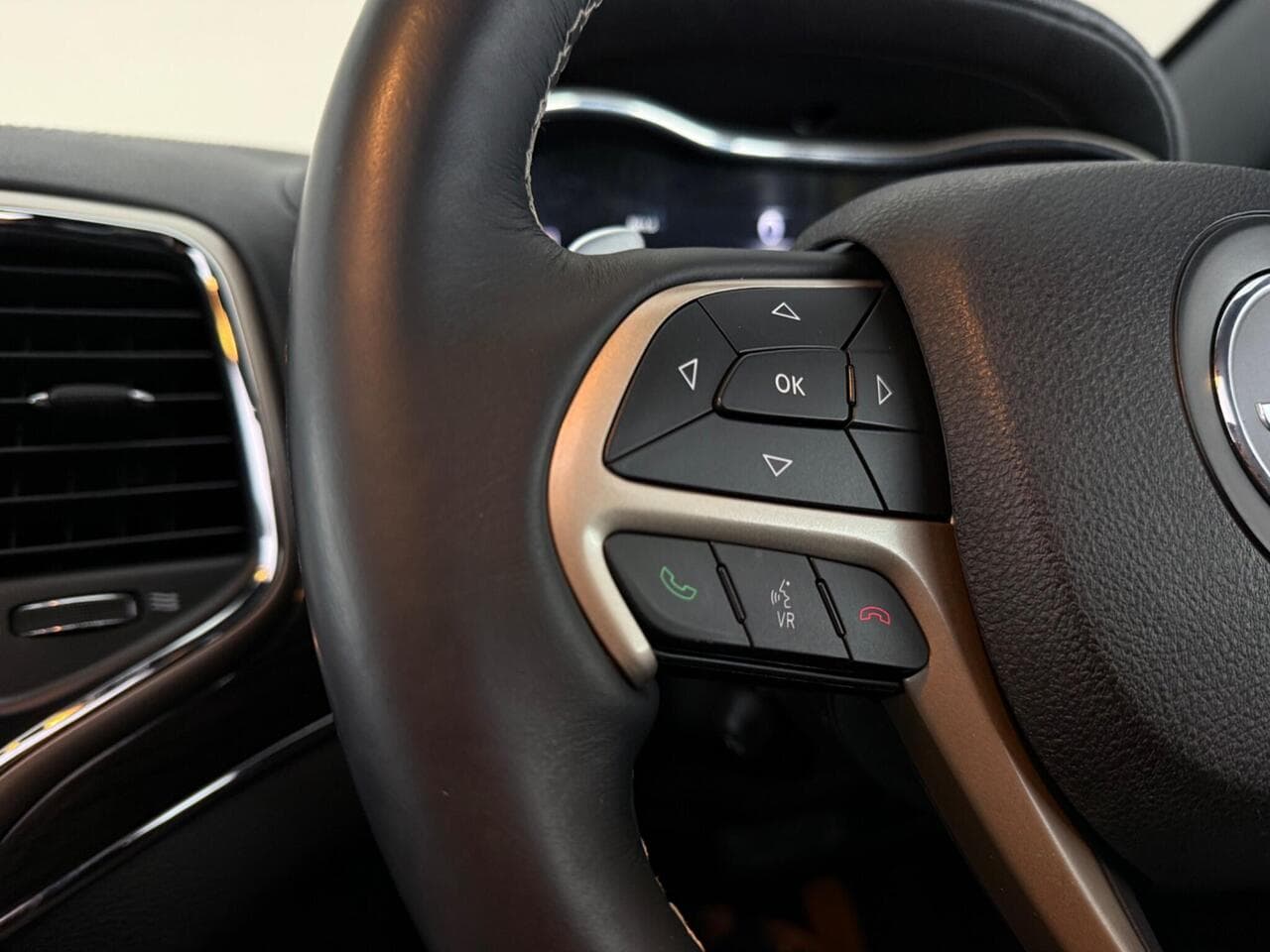 Jeep Grand Cherokee thumbnail Misc Controls