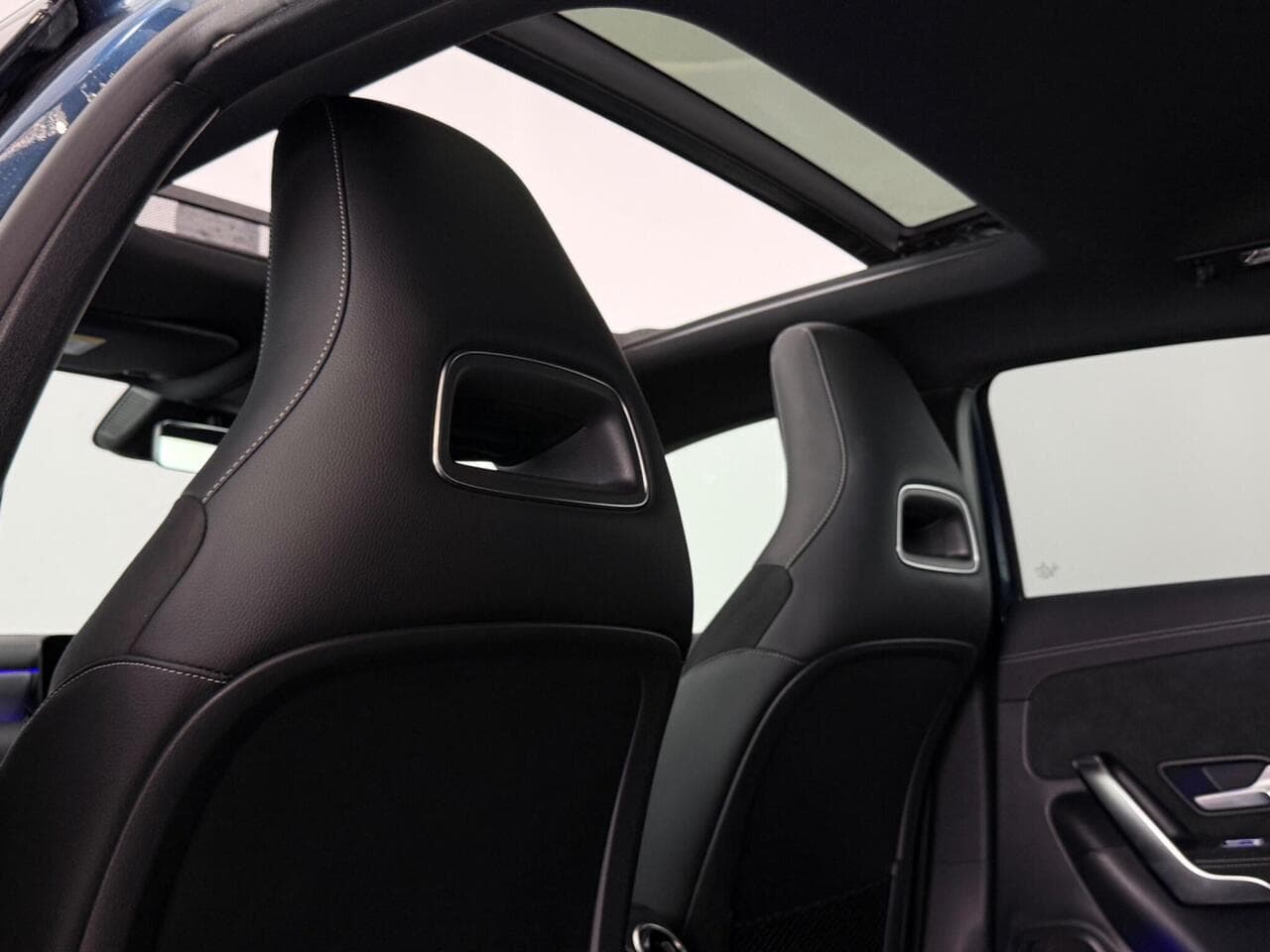 Mercedes-Benz A Class thumbnail Roof