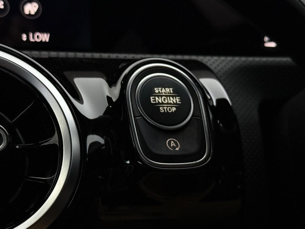 Mercedes-Benz A Class thumbnail Misc Controls