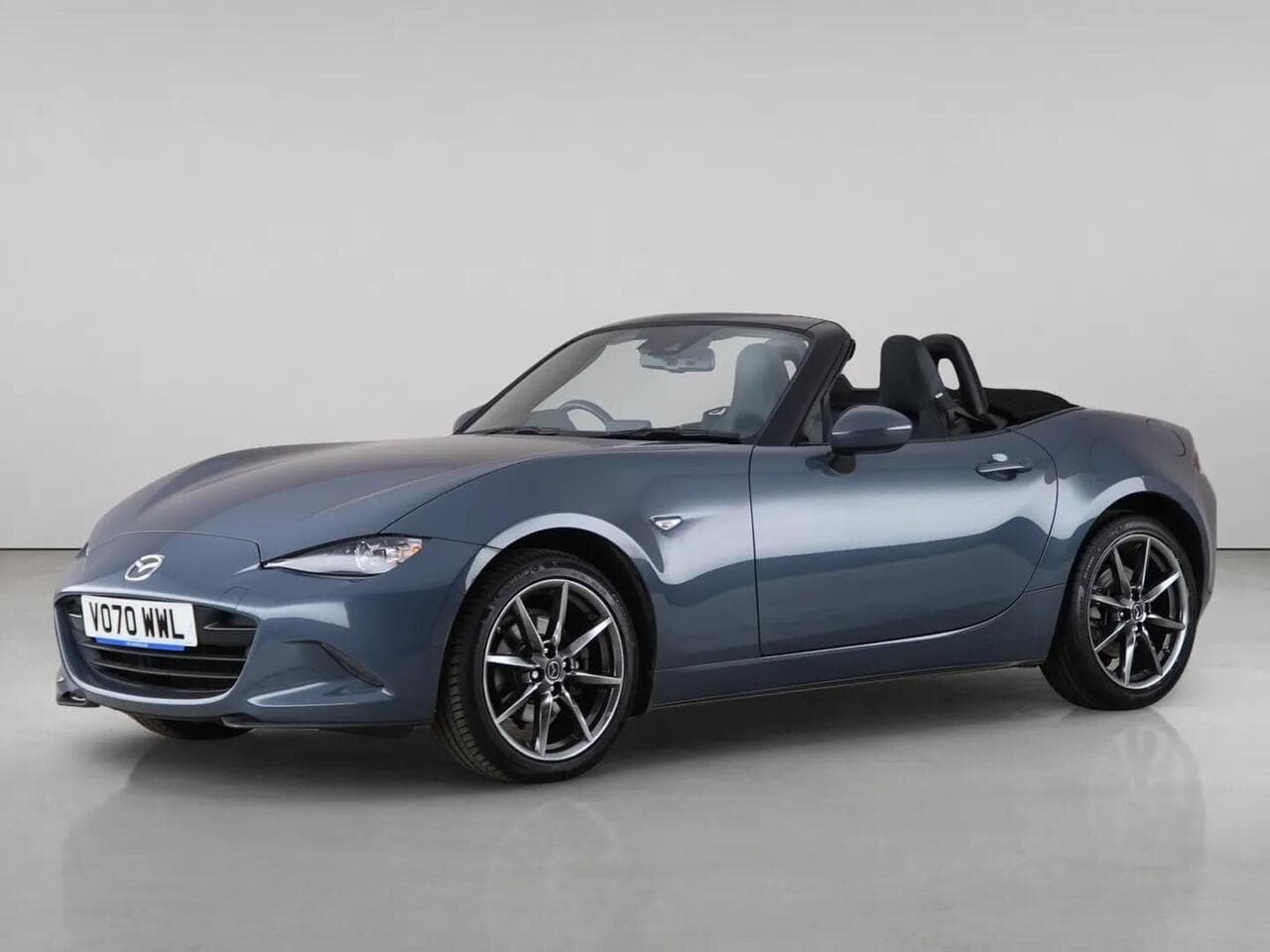 Mazda MX-5 thumbnail Front Left