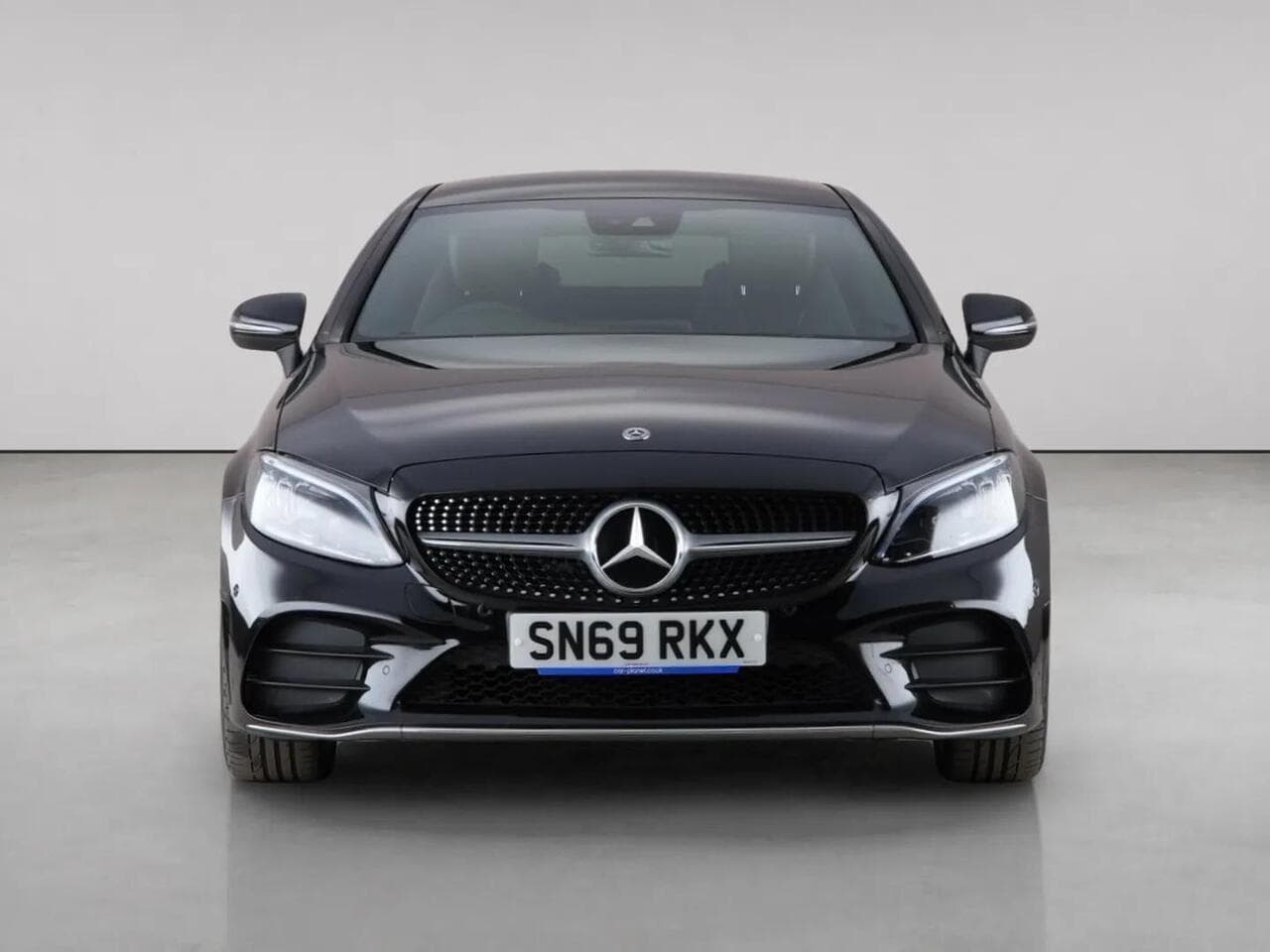 Mercedes-Benz C Class thumbnail Front