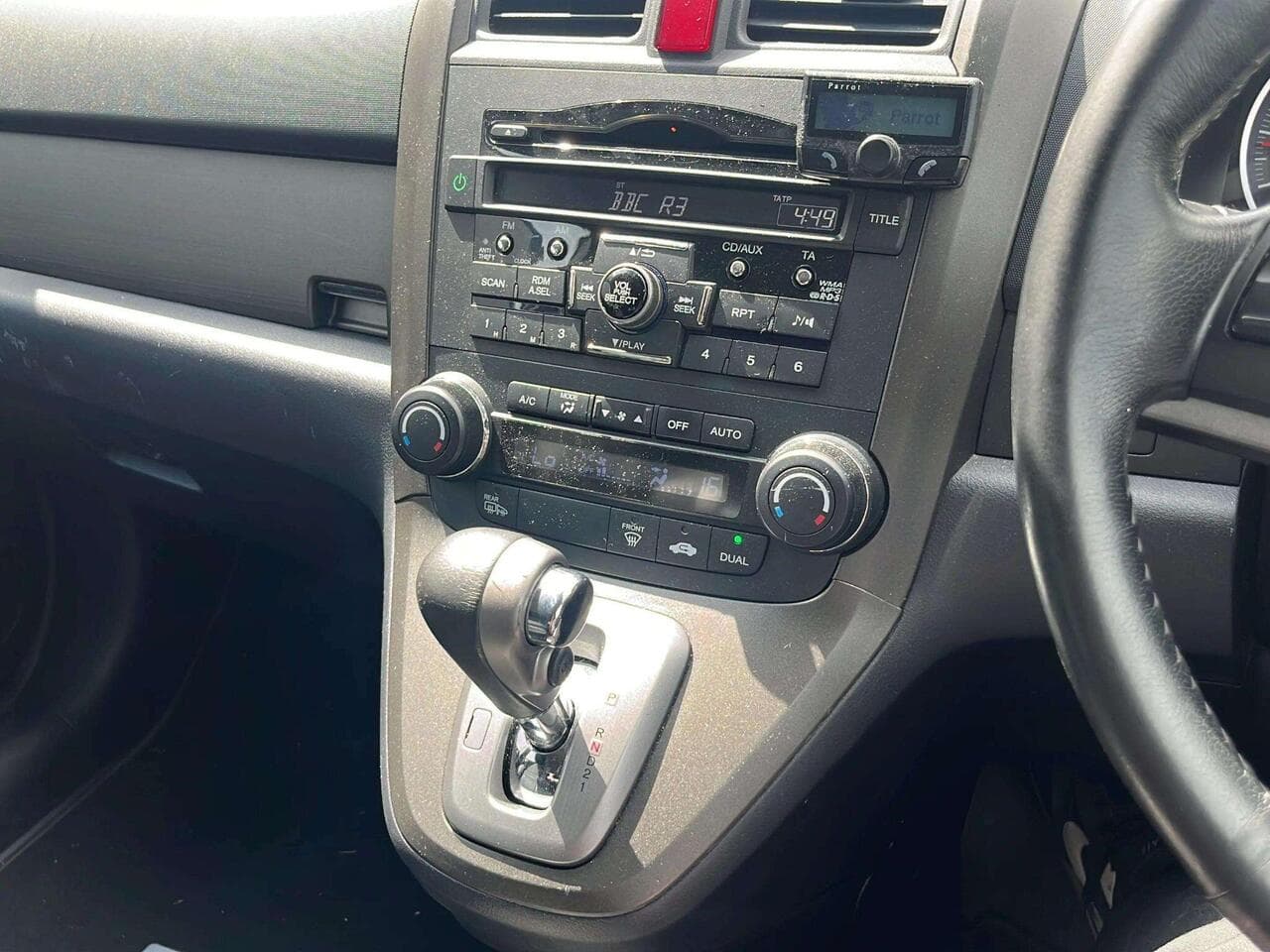 Honda CR-V thumbnail Interior Front