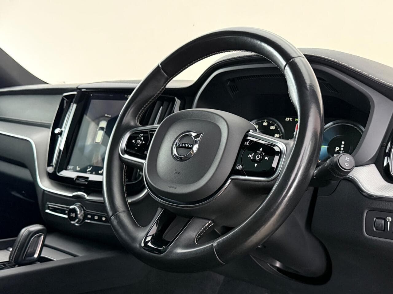Volvo XC60 thumbnail Steering Wheel
