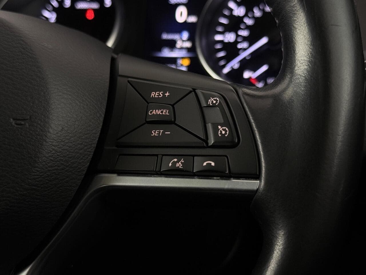 Nissan Qashqai thumbnail Misc Controls