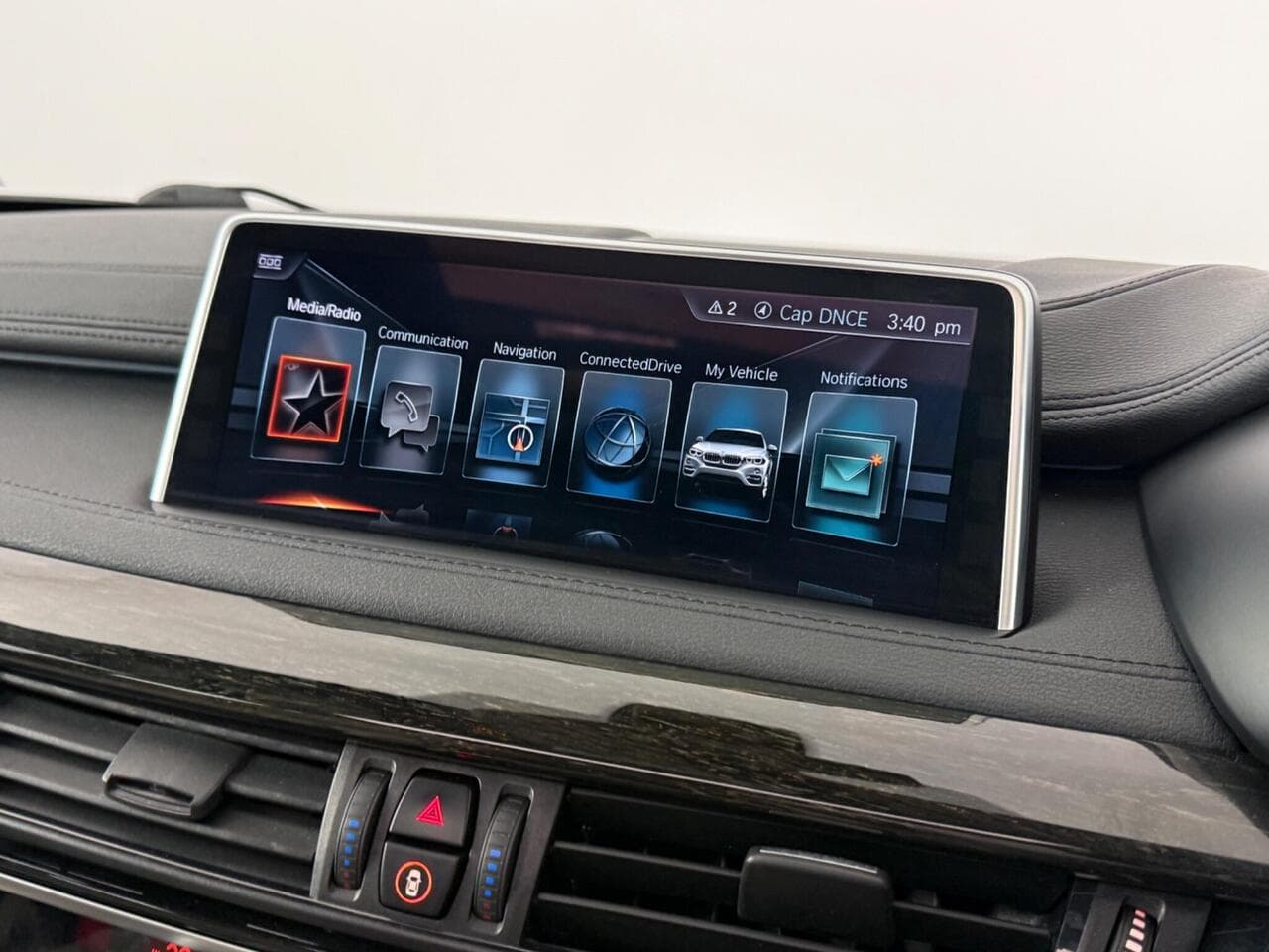 BMW X6 thumbnail Infotainment System