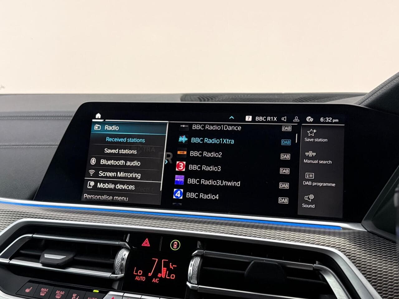 BMW X5 thumbnail Infotainment System