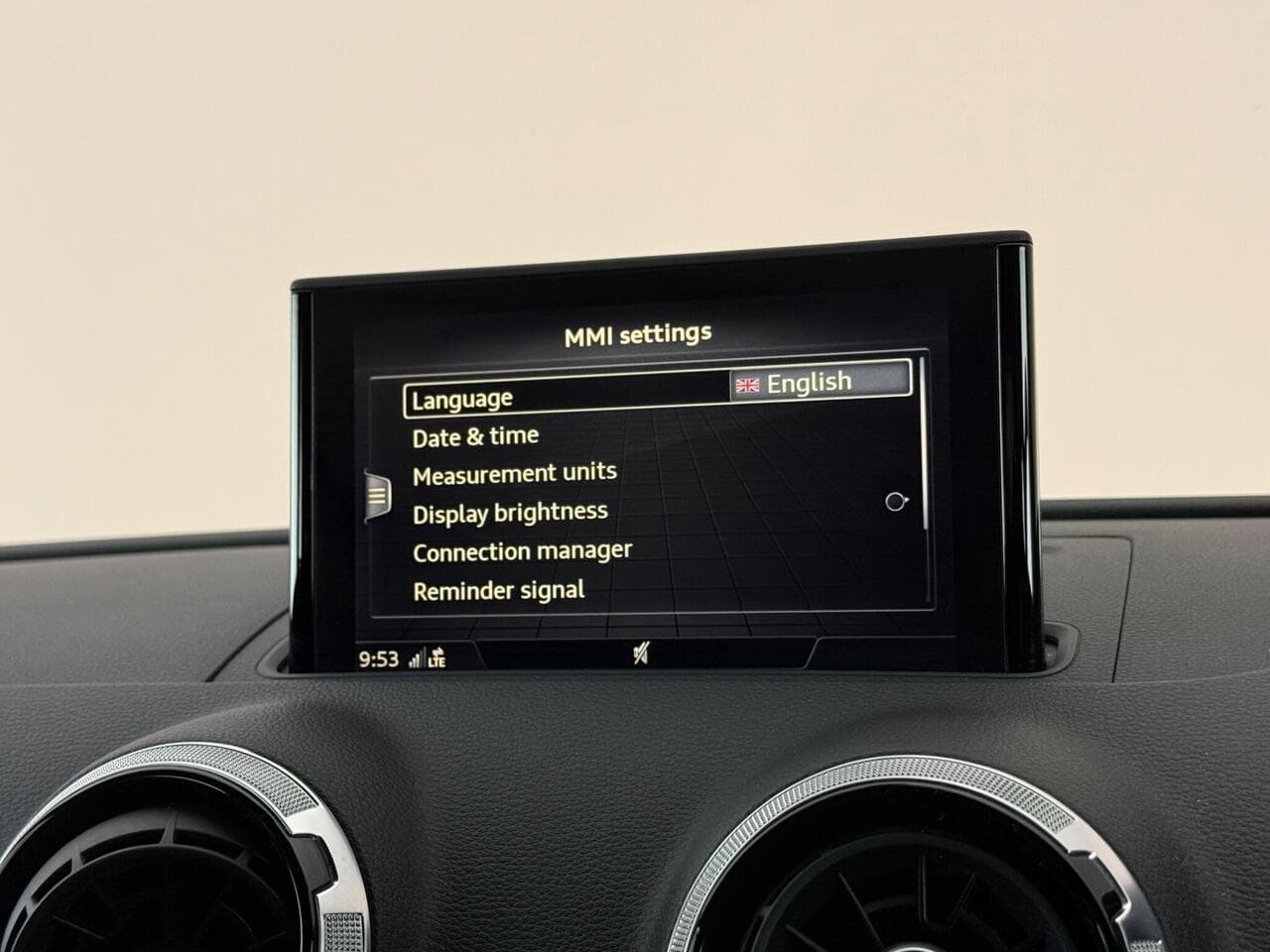 Audi A3 thumbnail Infotainment System