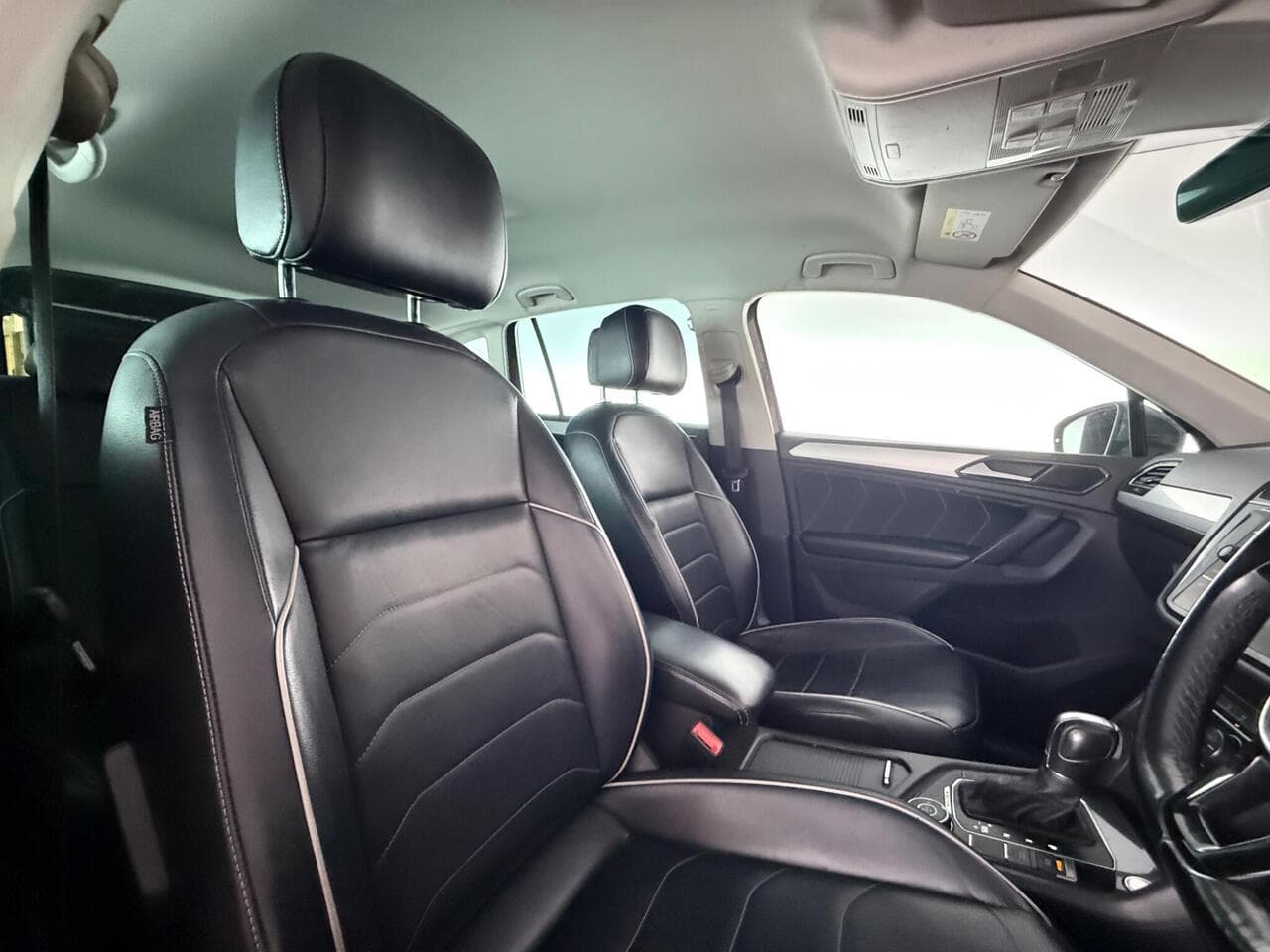 Volkswagen Tiguan thumbnail Seat Driver