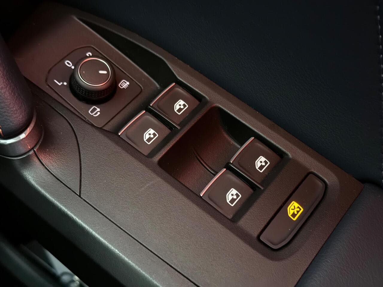 CUPRA Formentor thumbnail Misc Controls