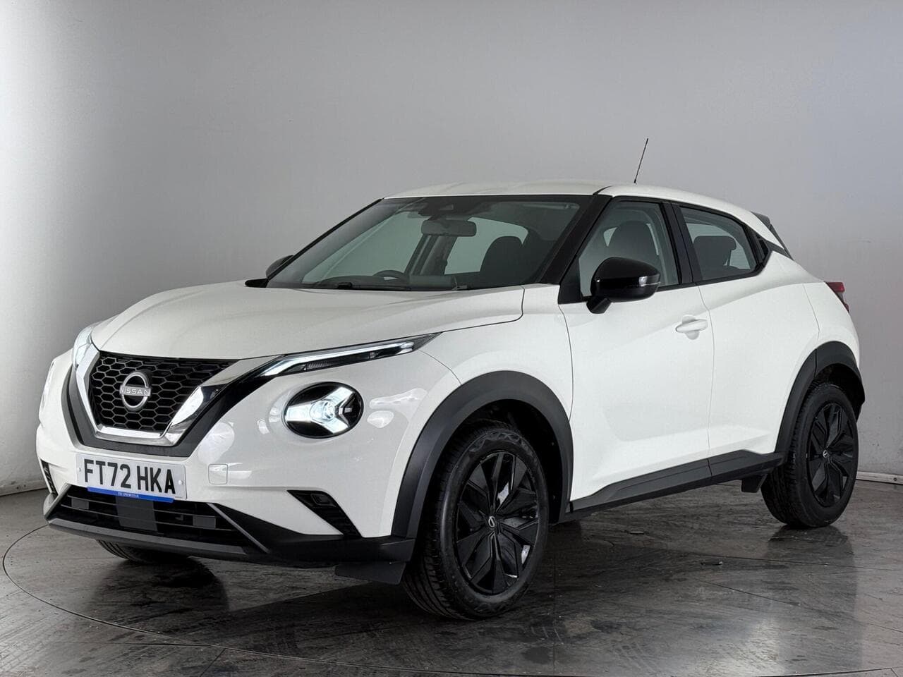 Nissan Juke thumbnail Front Left