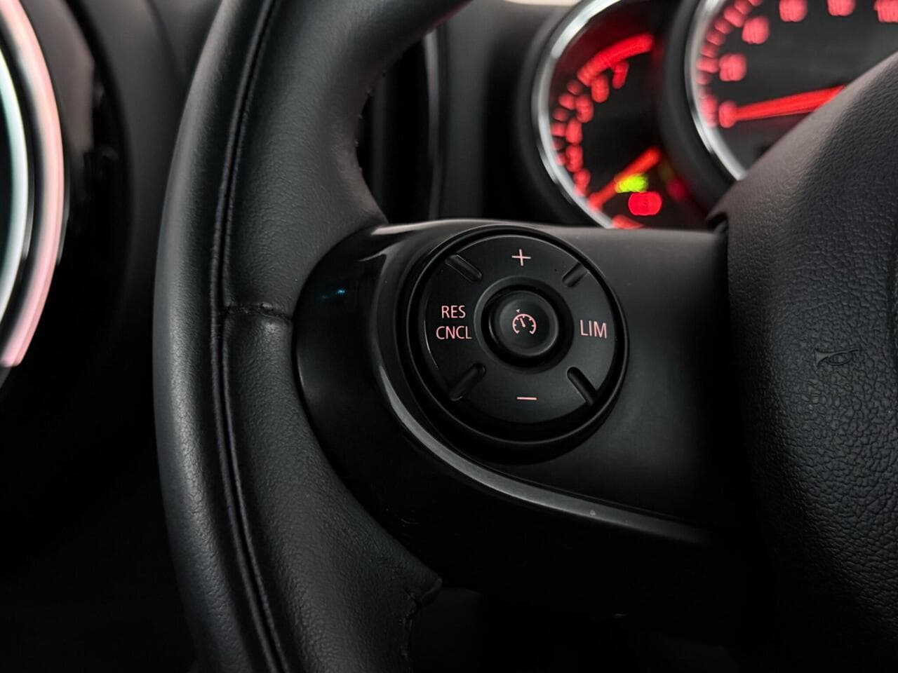 MINI Countryman thumbnail Misc Controls