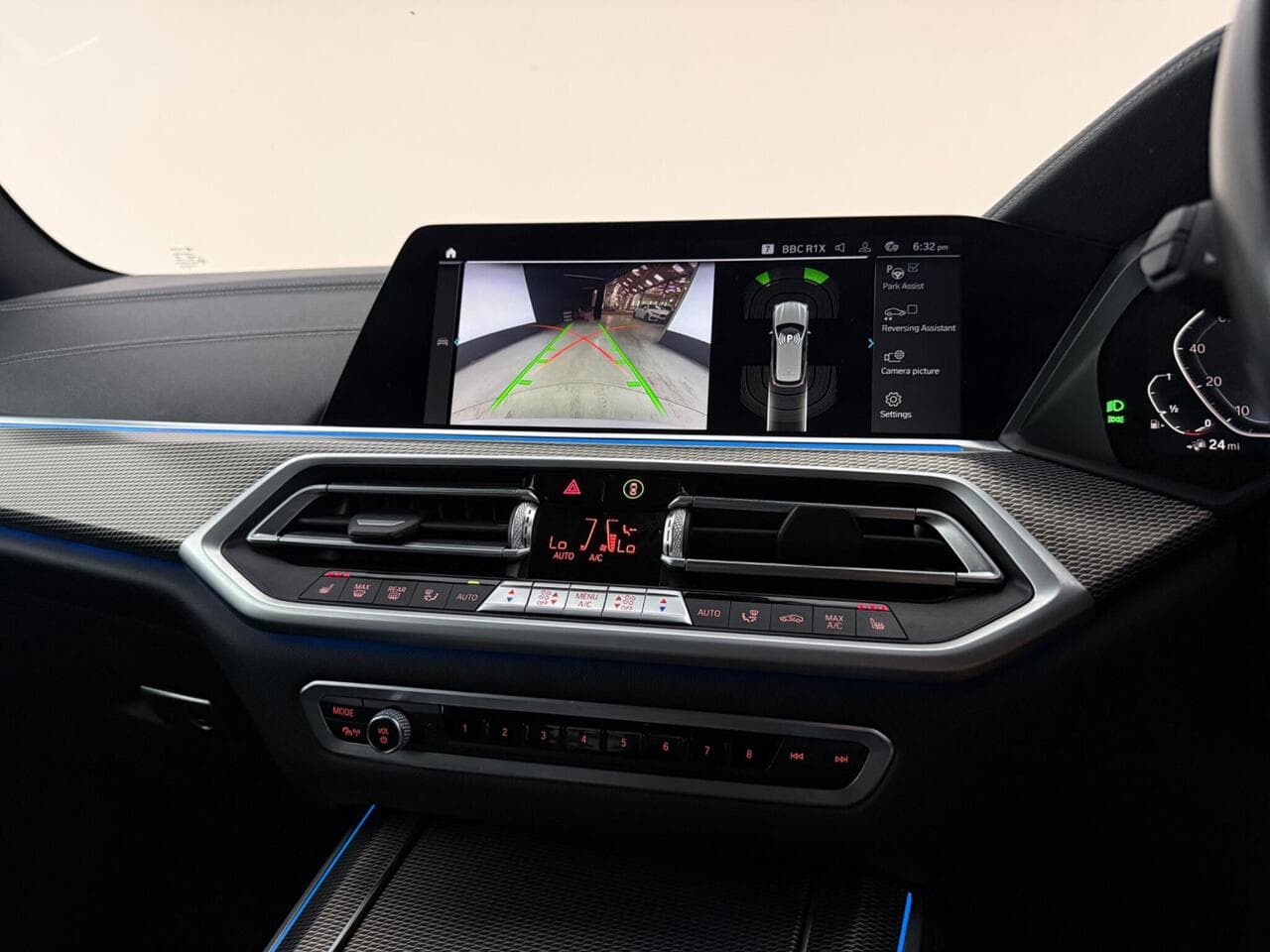 BMW X5 thumbnail Infotainment System
