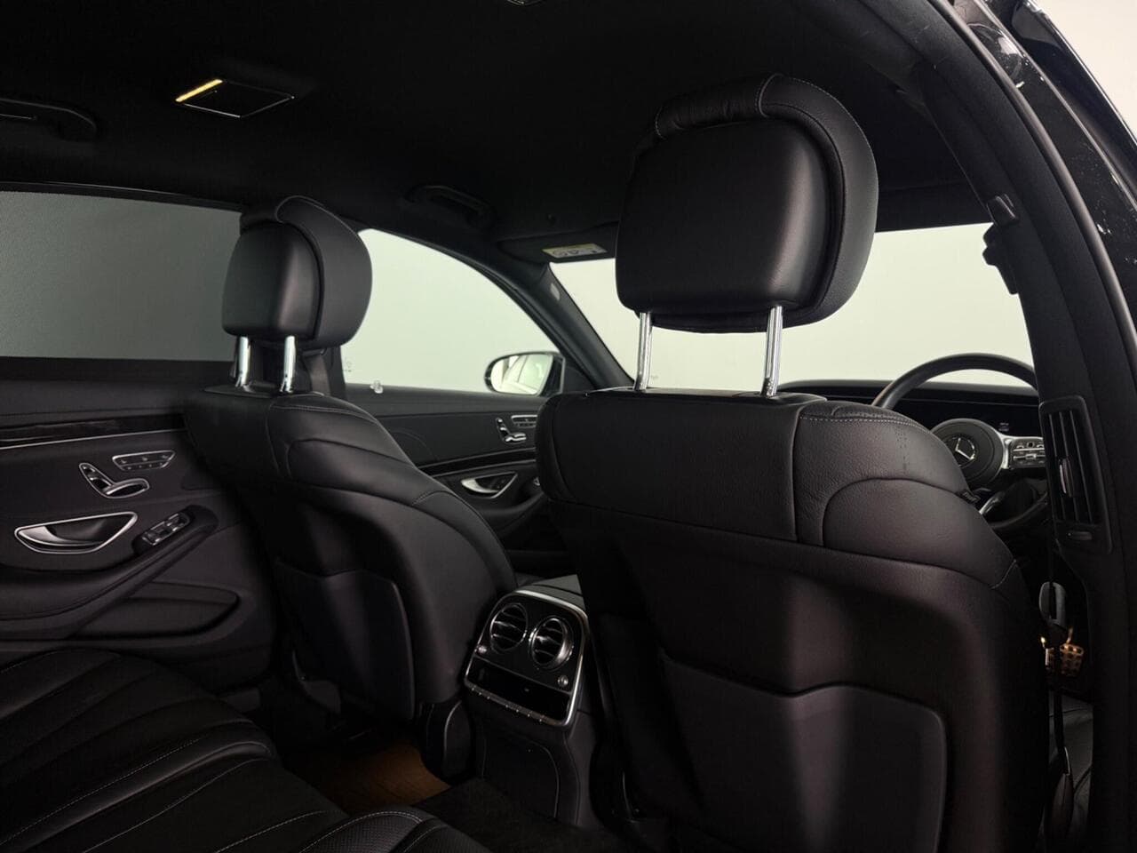 Mercedes-Benz S Class thumbnail Seats Rear