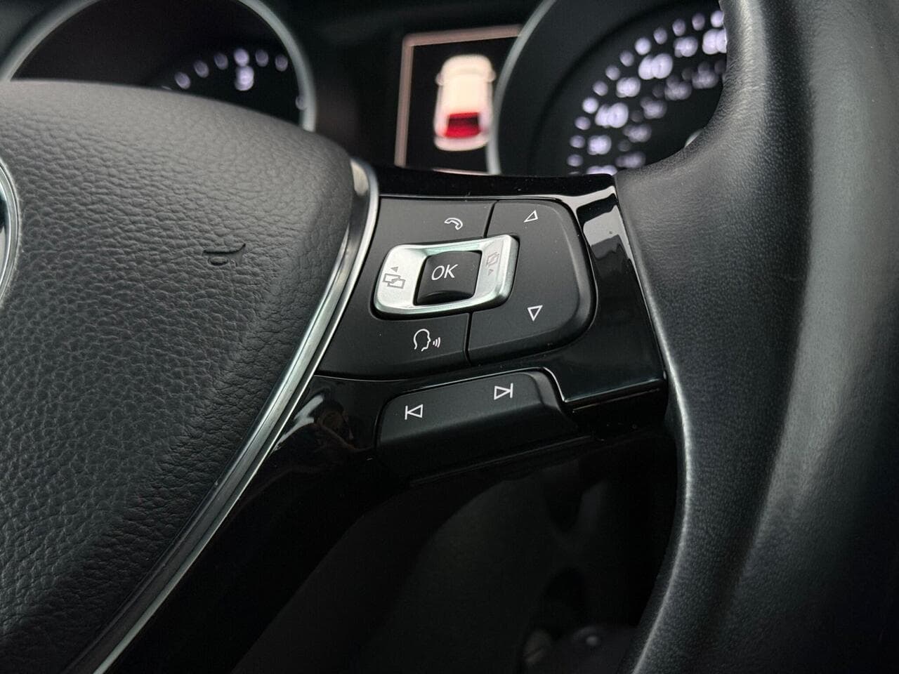 Volkswagen Tiguan thumbnail Misc Controls