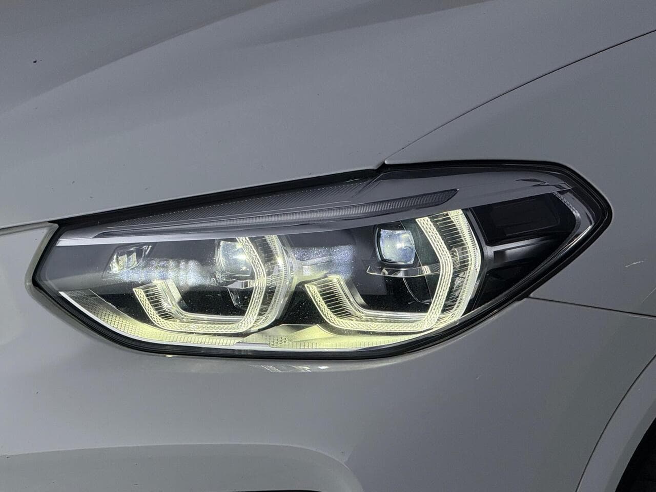 BMW X4 thumbnail Badge Exterior