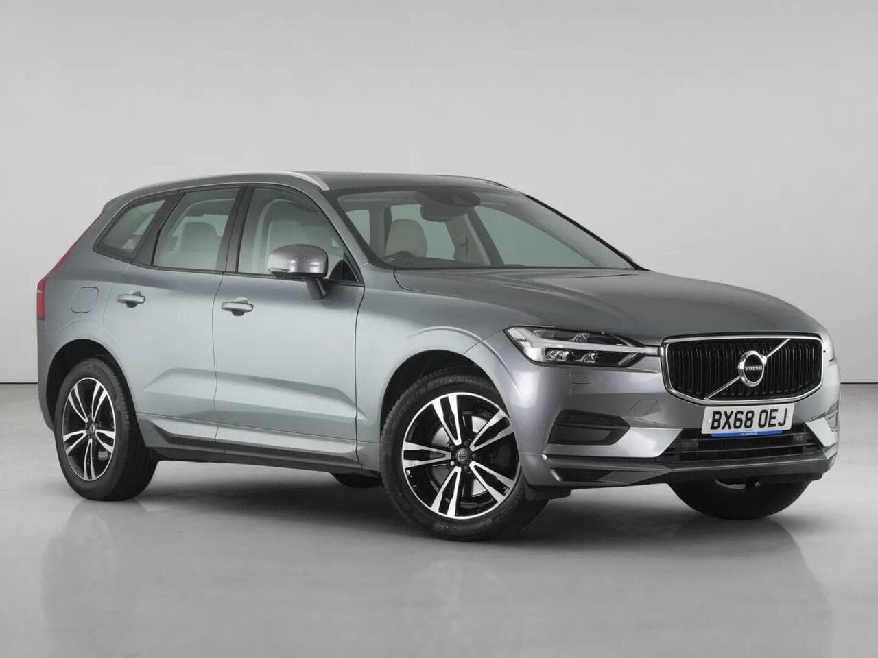 Volvo XC60 - Volvo XC60 2.0 D4 Momentum SUV 5dr Diesel Auto AWD Euro 6 (s/s) (190 ps)