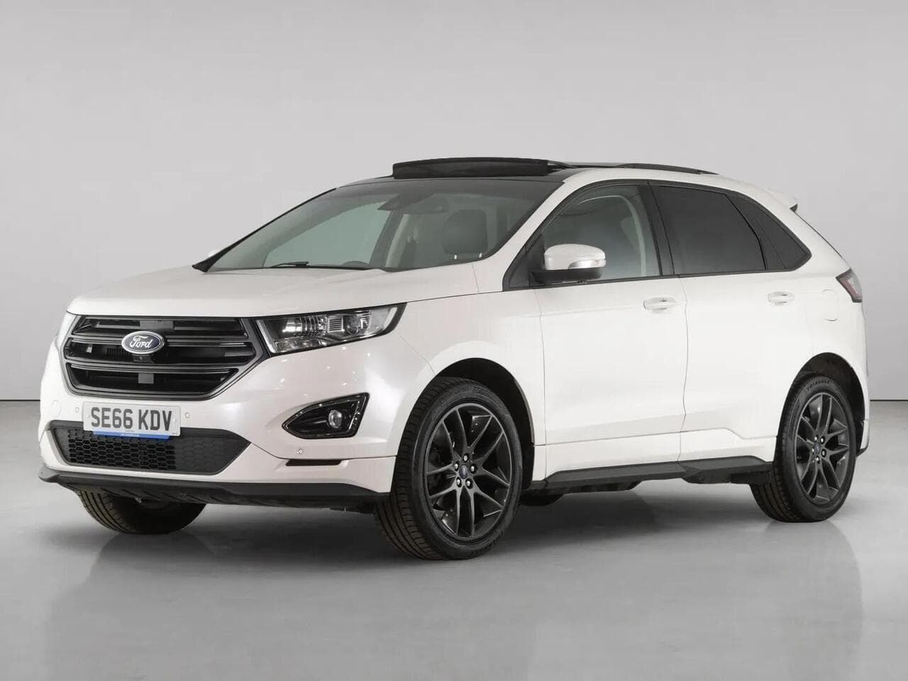 Ford Edge thumbnail Front Left