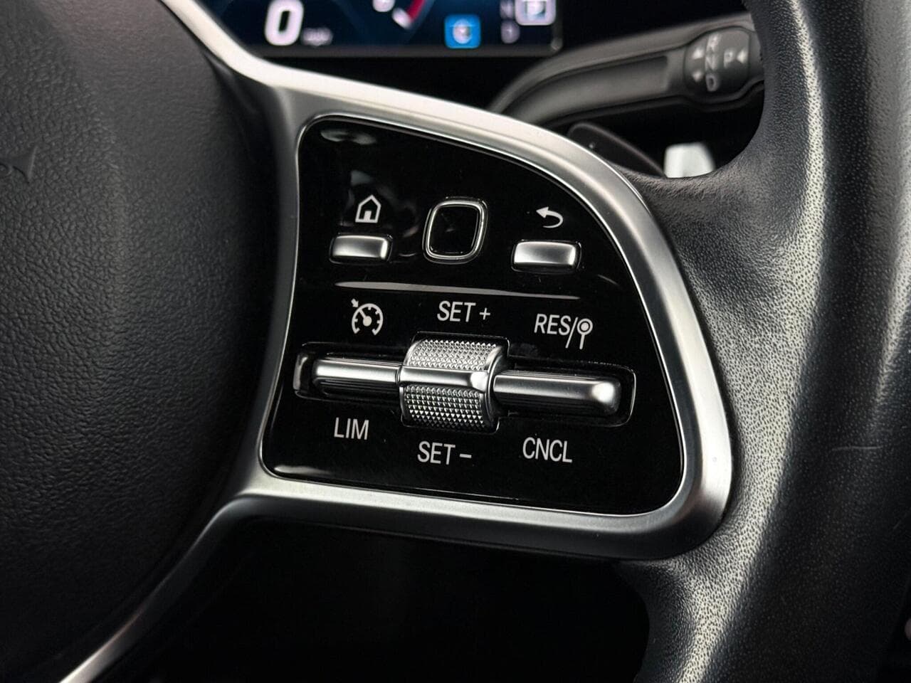 Mercedes-Benz B Class thumbnail Misc Controls