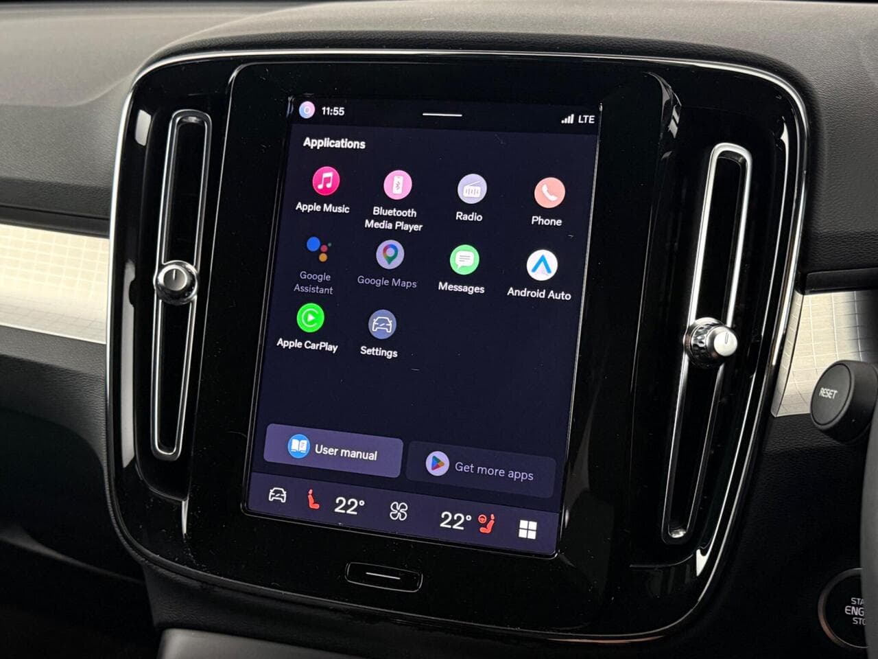 Volvo XC40 thumbnail Infotainment System