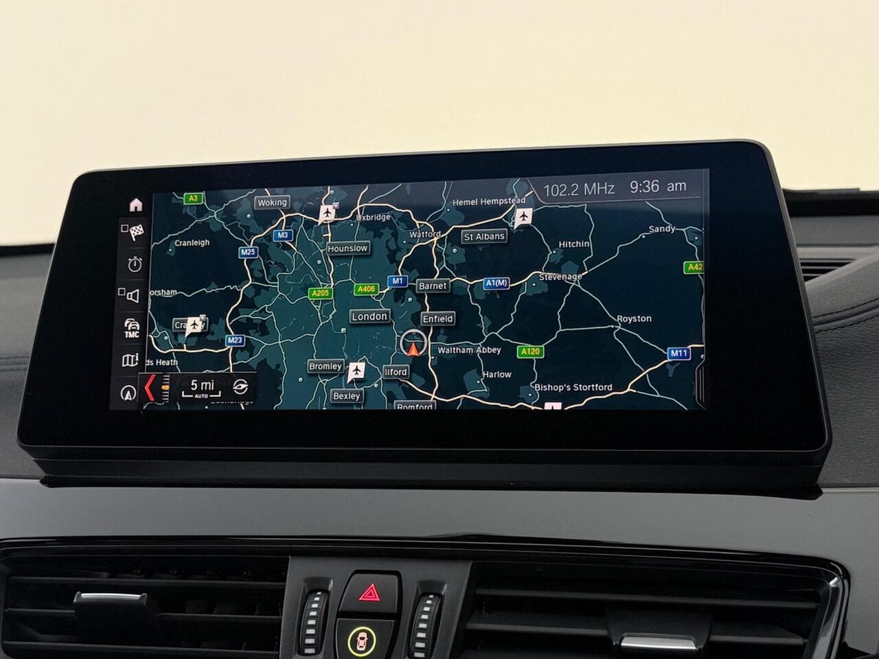 BMW X1 thumbnail Infotainment System