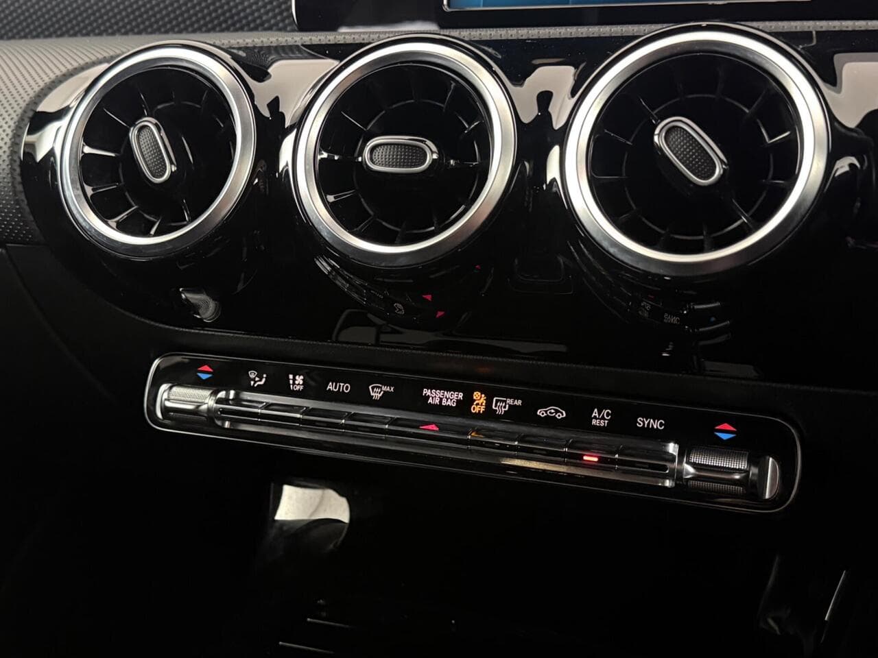 Mercedes-Benz A Class thumbnail Interior Front