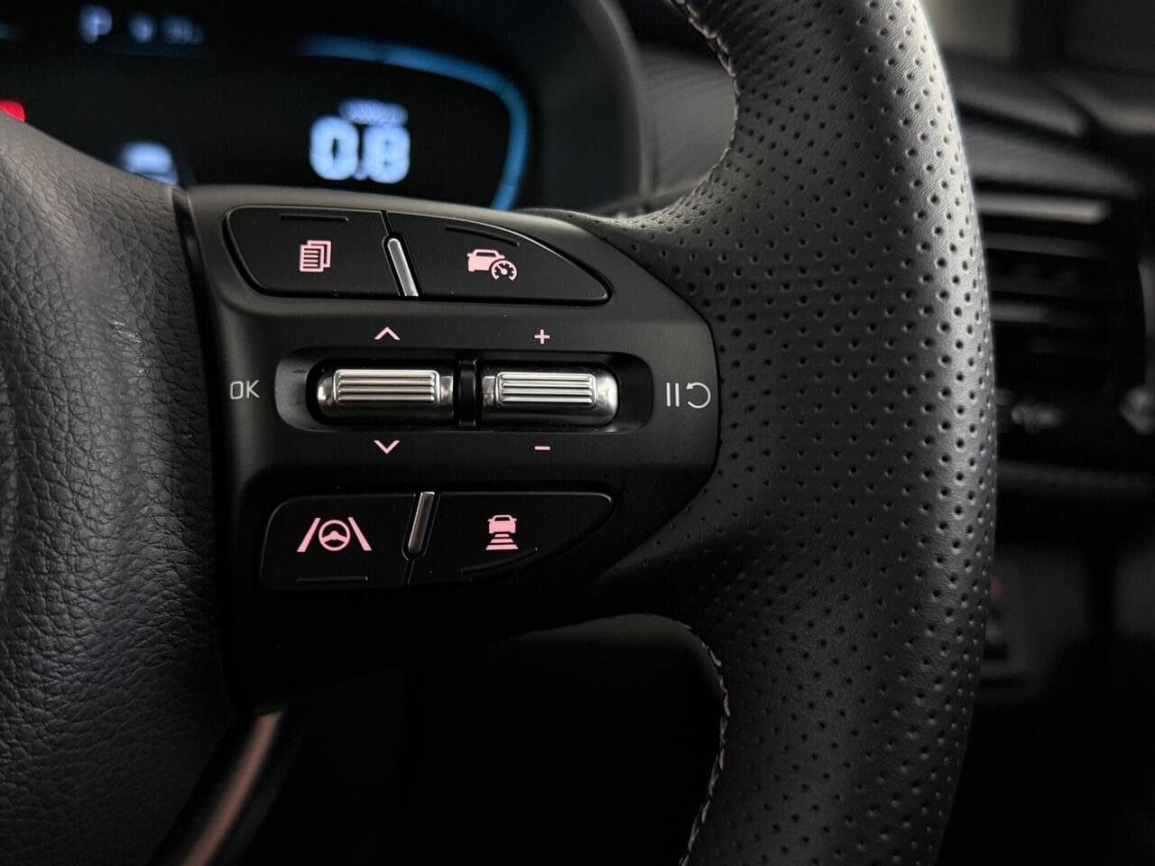 Kia Stonic thumbnail Misc Controls