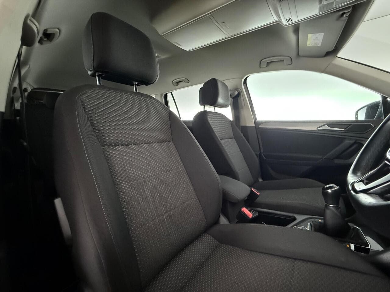Volkswagen Tiguan Allspace thumbnail Seat Driver