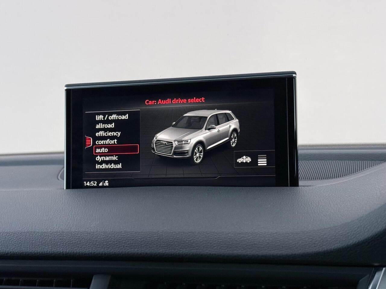 Audi Q7 thumbnail Infotainment System