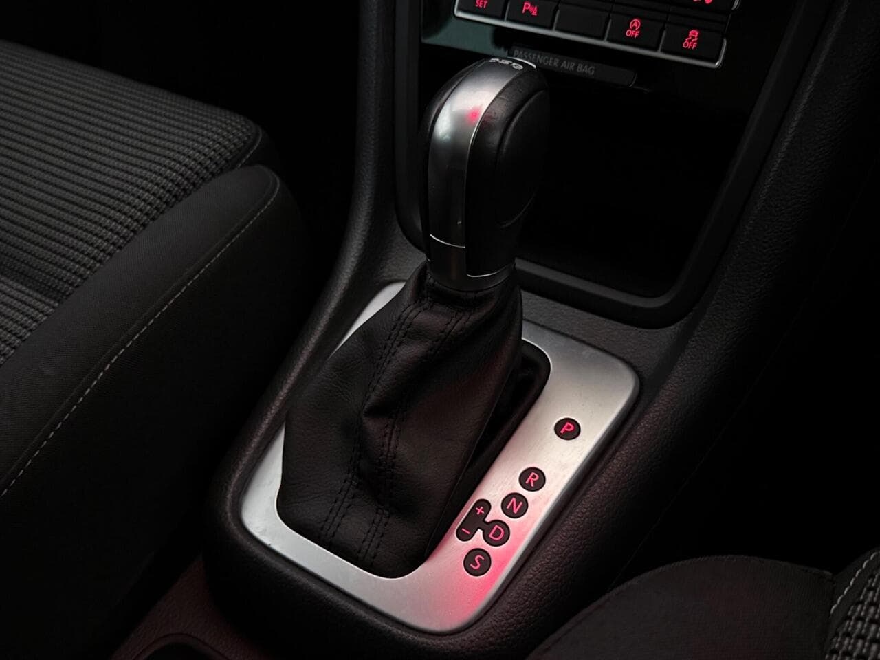 Volkswagen Sharan thumbnail Interior Front