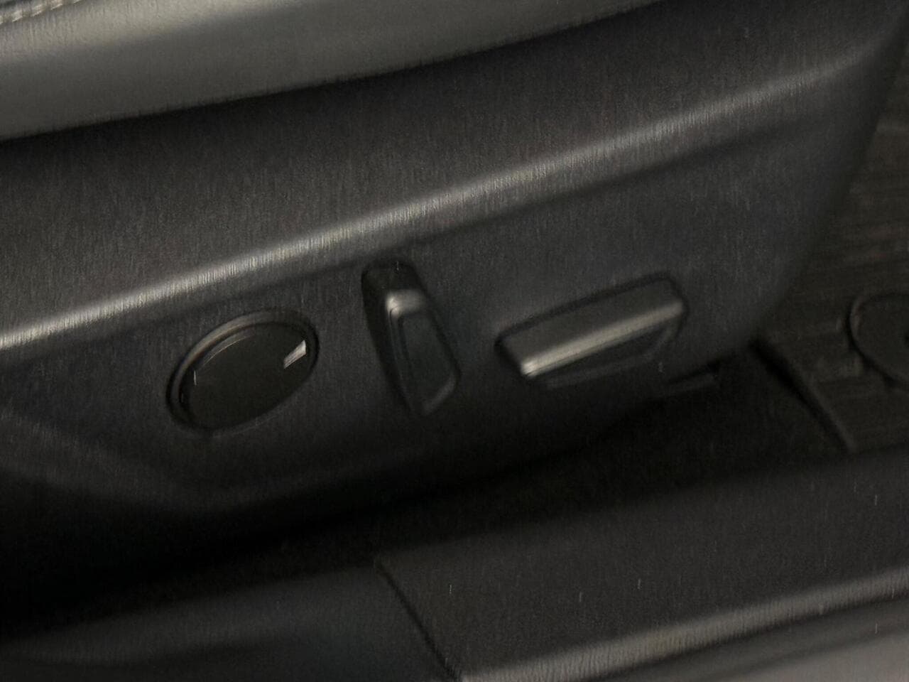 Ford Focus thumbnail Misc Controls