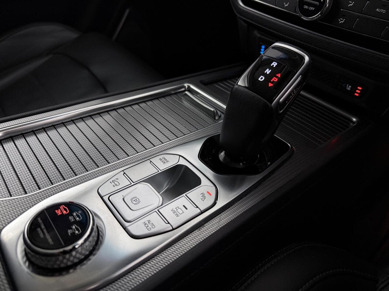 SsangYong Rexton thumbnail Interior Front