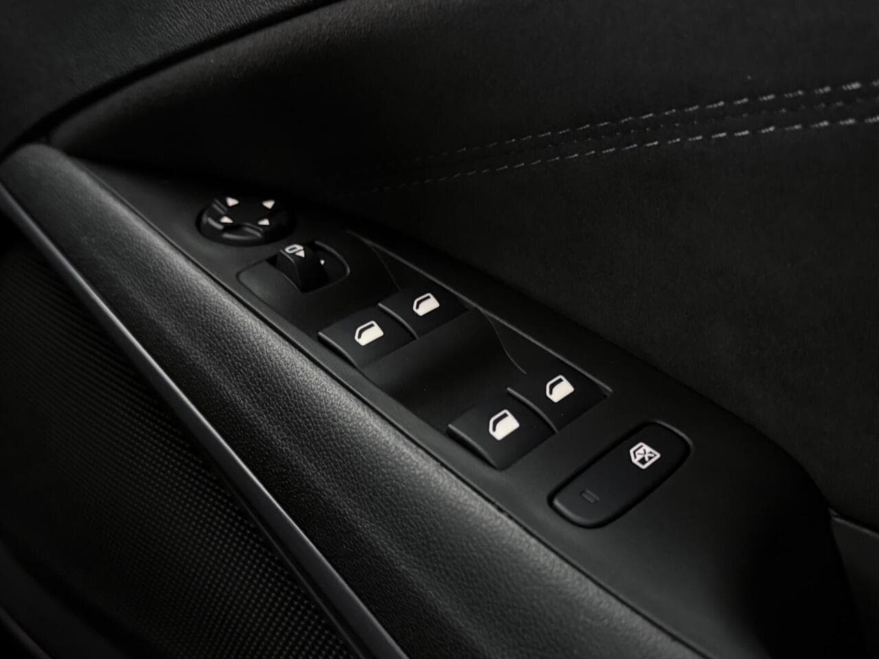 Vauxhall Crossland thumbnail Misc Controls