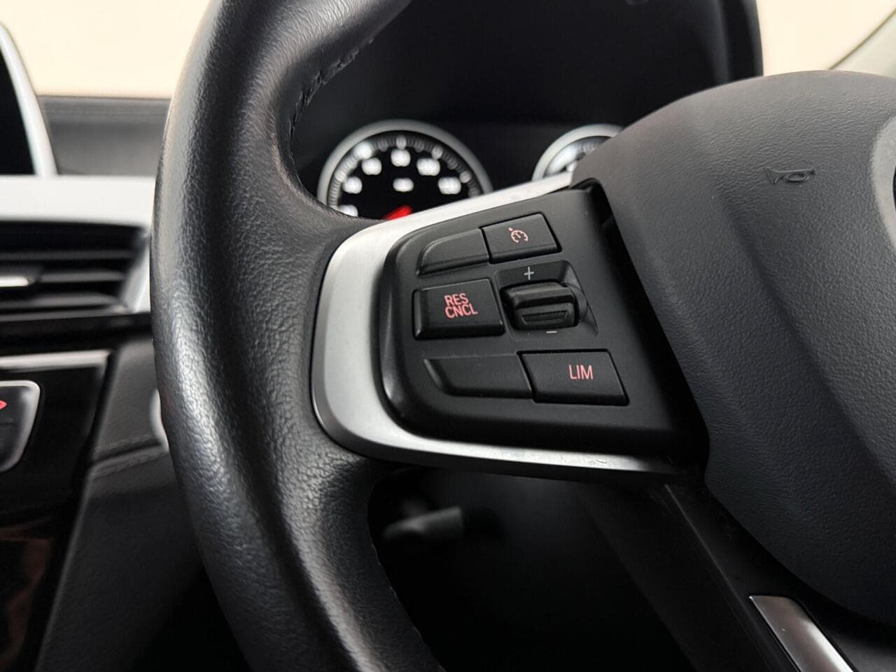 BMW X2 thumbnail Misc Controls