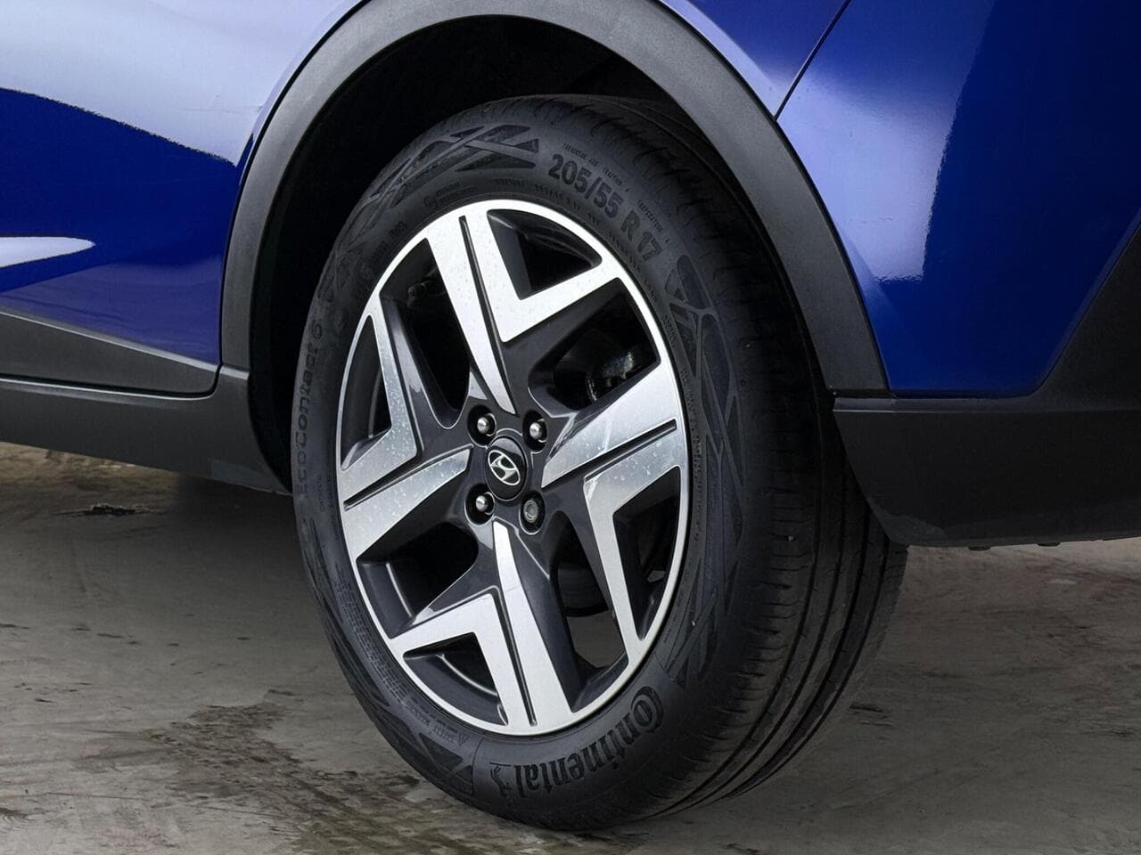 Hyundai BAYON thumbnail Wheel