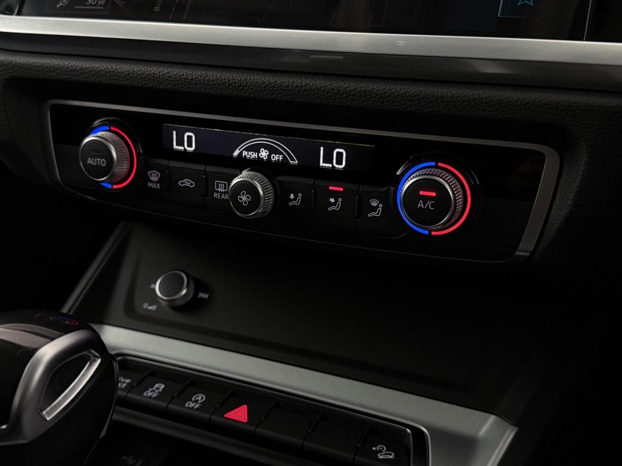 Audi Q3 thumbnail Misc Controls