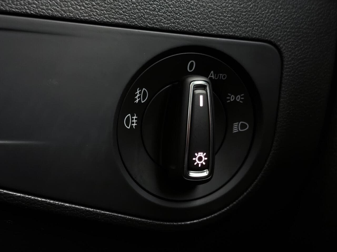 Volkswagen Tiguan thumbnail Misc Controls