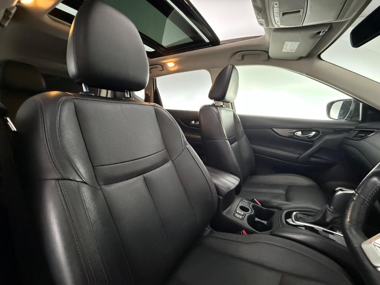 Nissan X-Trail thumbnail Seat Driver